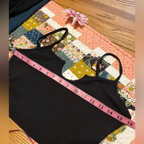 Lot (3)  SHEIN Ribbed Crop Tops - Large - Picture 4 of 13